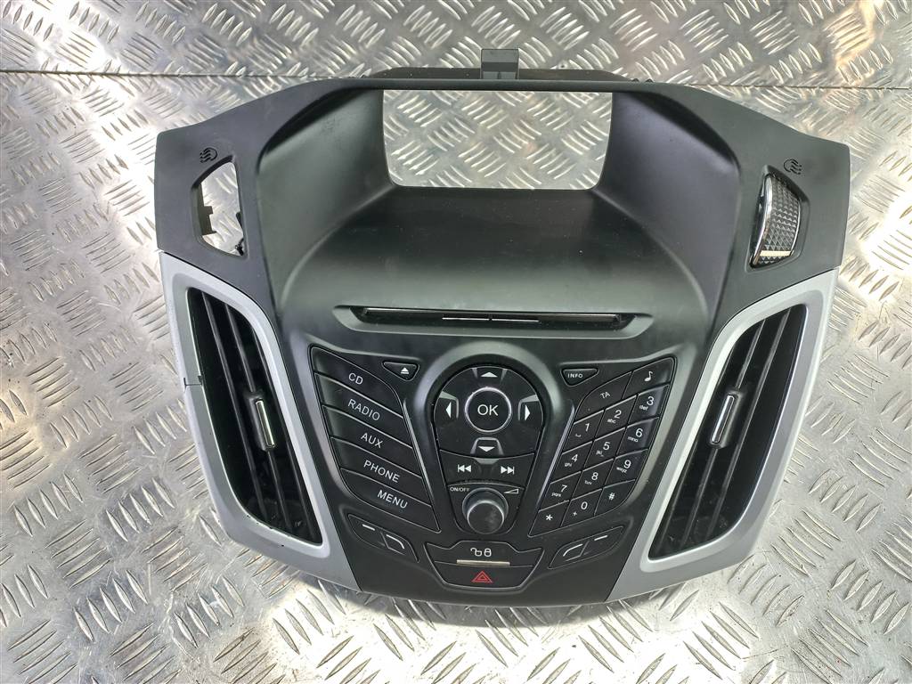 накладка панели приборов FORD Focus  1769525, 4770 рублей, Москва