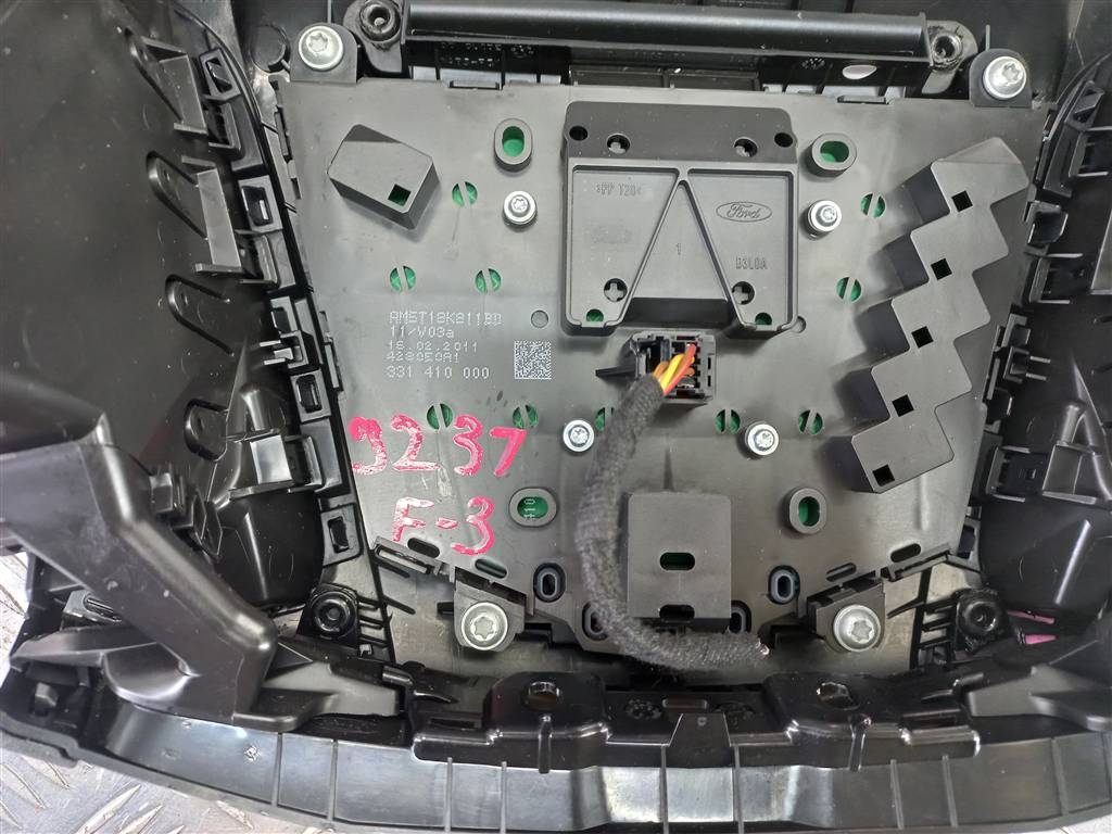 накладка панели приборов FORD Focus  1769525, 4770 рублей, Москва