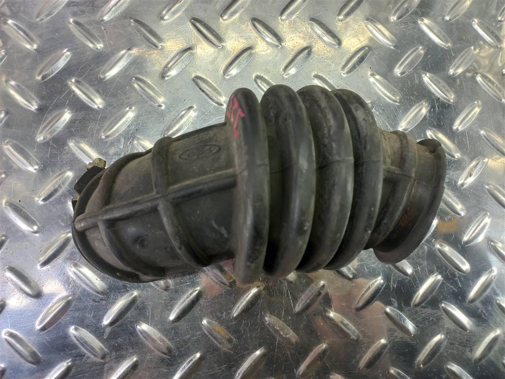 патрубок воздушного фильтра FORD Focus  1619555, 980 рублей, Москва