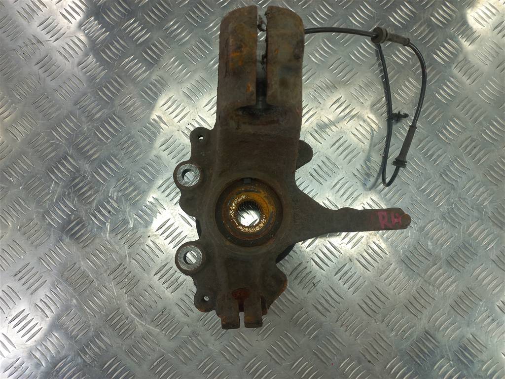 кулак FORD Focus  1702854, 3050 рублей, Москва