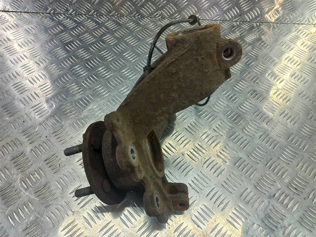 кулак FORD Focus  1702854, 3050 рублей, Москва