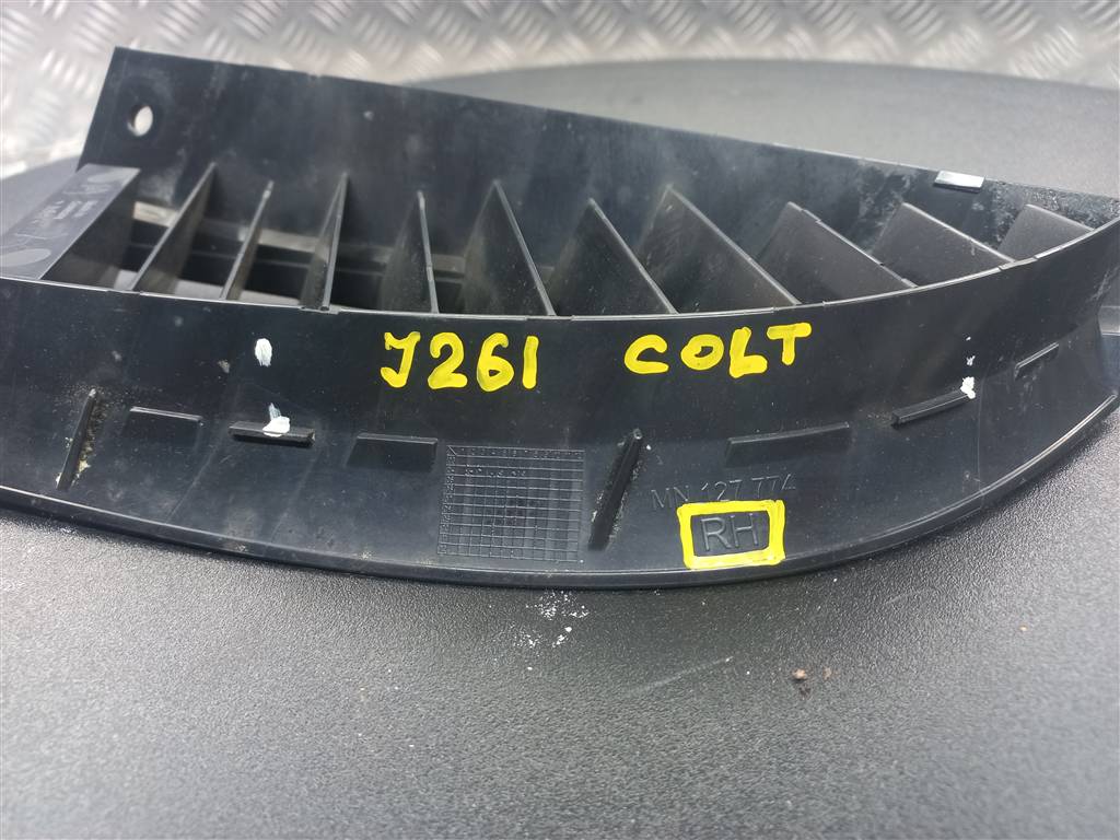 решетка радиатора MITSUBISHI COLT  MN127774XA, 2010 рублей, Москва