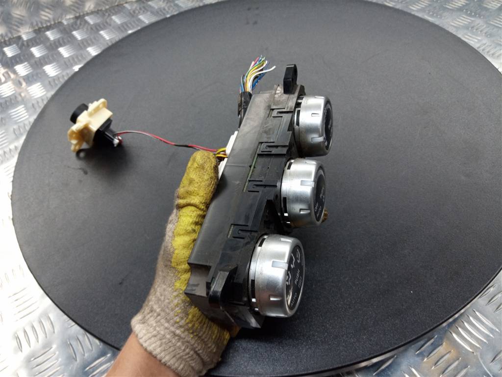 блок управления печкой MITSUBISHI L200  2.4 DID AT (154 л.с.)L200  V (2015—2019) Пикап 7820A727, 5580 рублей, Москва