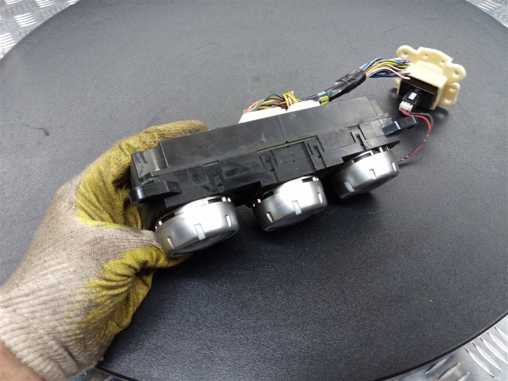 блок управления печкой MITSUBISHI L200  2.4 DID AT (154 л.с.)L200  V (2015—2019) Пикап 7820A727, 5580 рублей, Москва