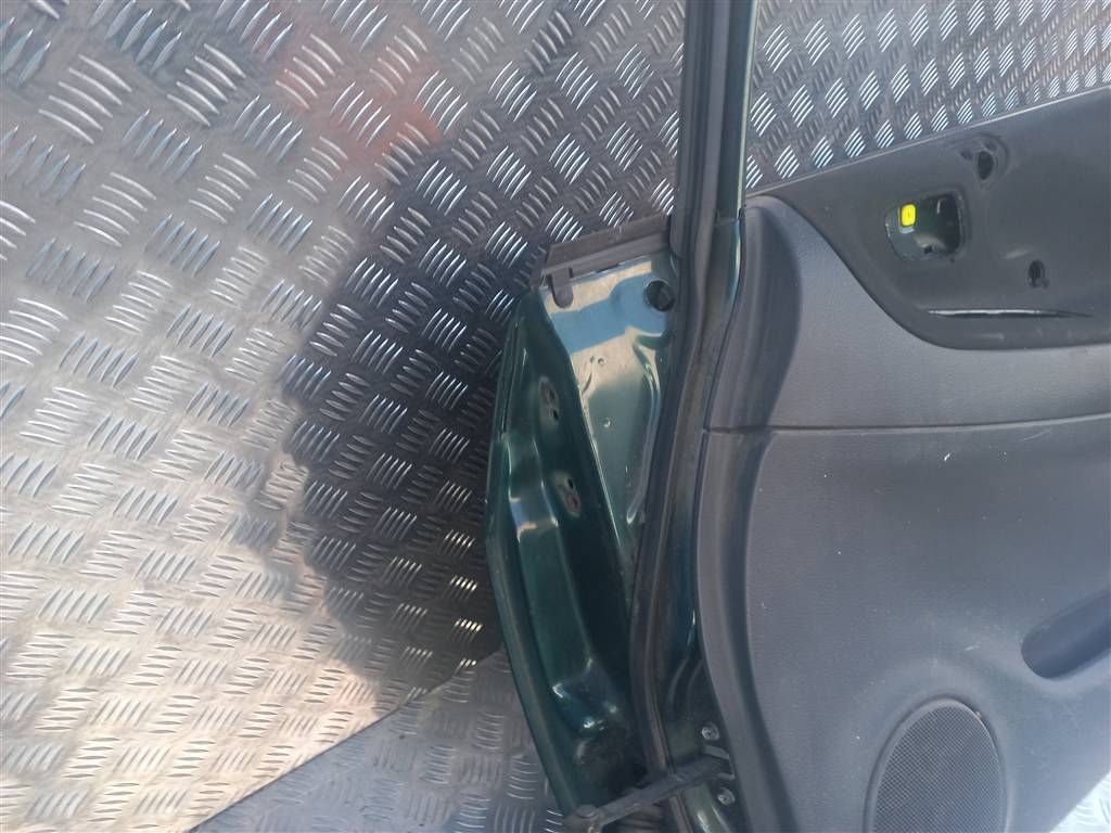 дверь SUZUKI LIANA 1.6 MT (103 л.с.)Liana  I (2001—2006) Седан 68001-54830, 6380 рублей, Москва