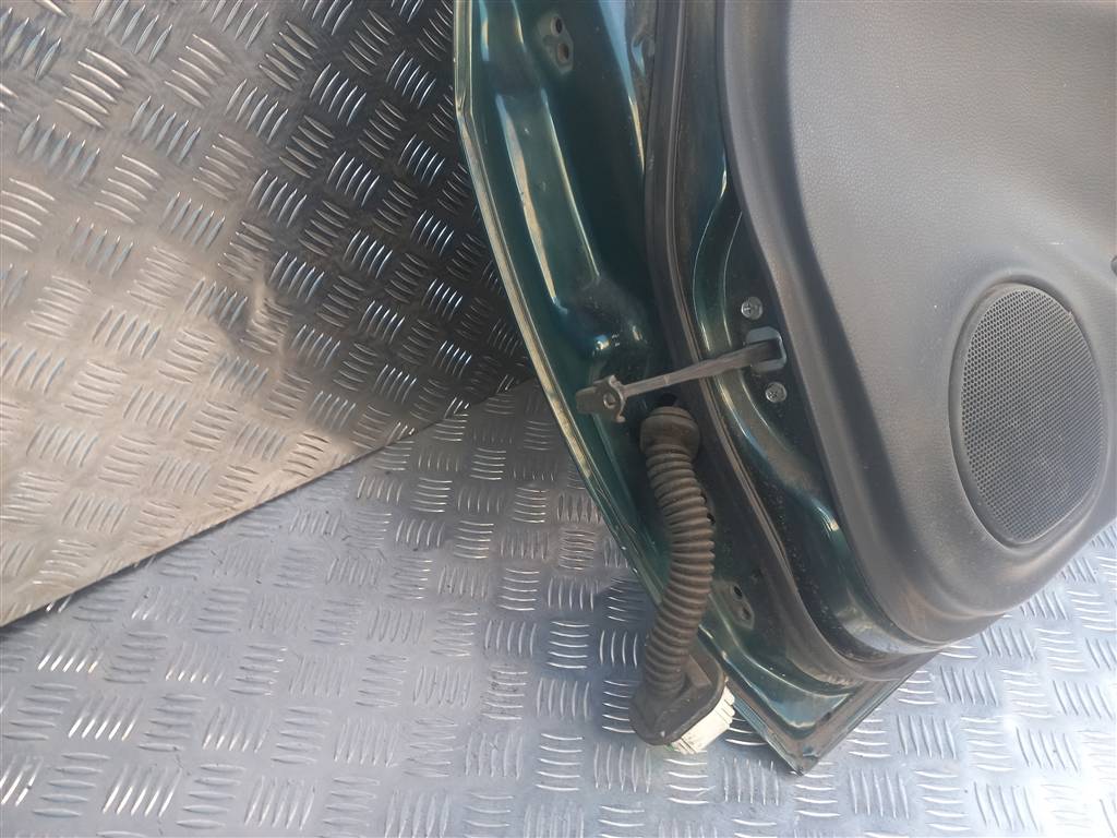 дверь SUZUKI LIANA 1.6 MT (103 л.с.)Liana  I (2001—2006) Седан 68001-54830, 6380 рублей, Москва