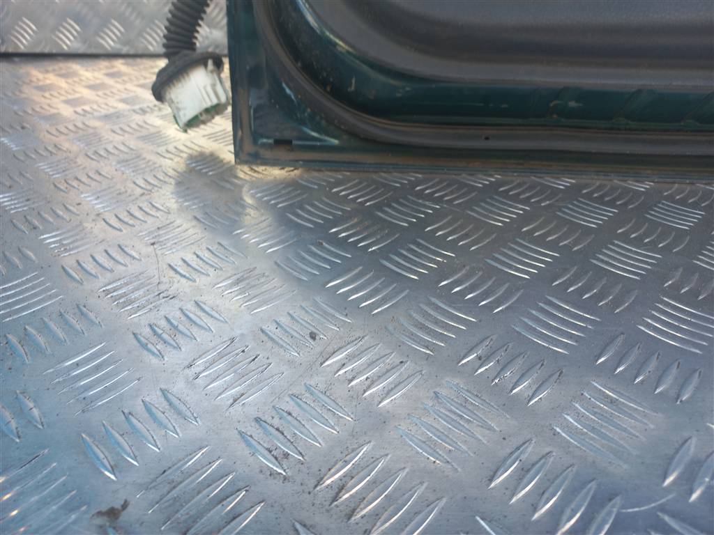 дверь SUZUKI LIANA 1.6 MT (103 л.с.)Liana  I (2001—2006) Седан 68001-54830, 6380 рублей, Москва