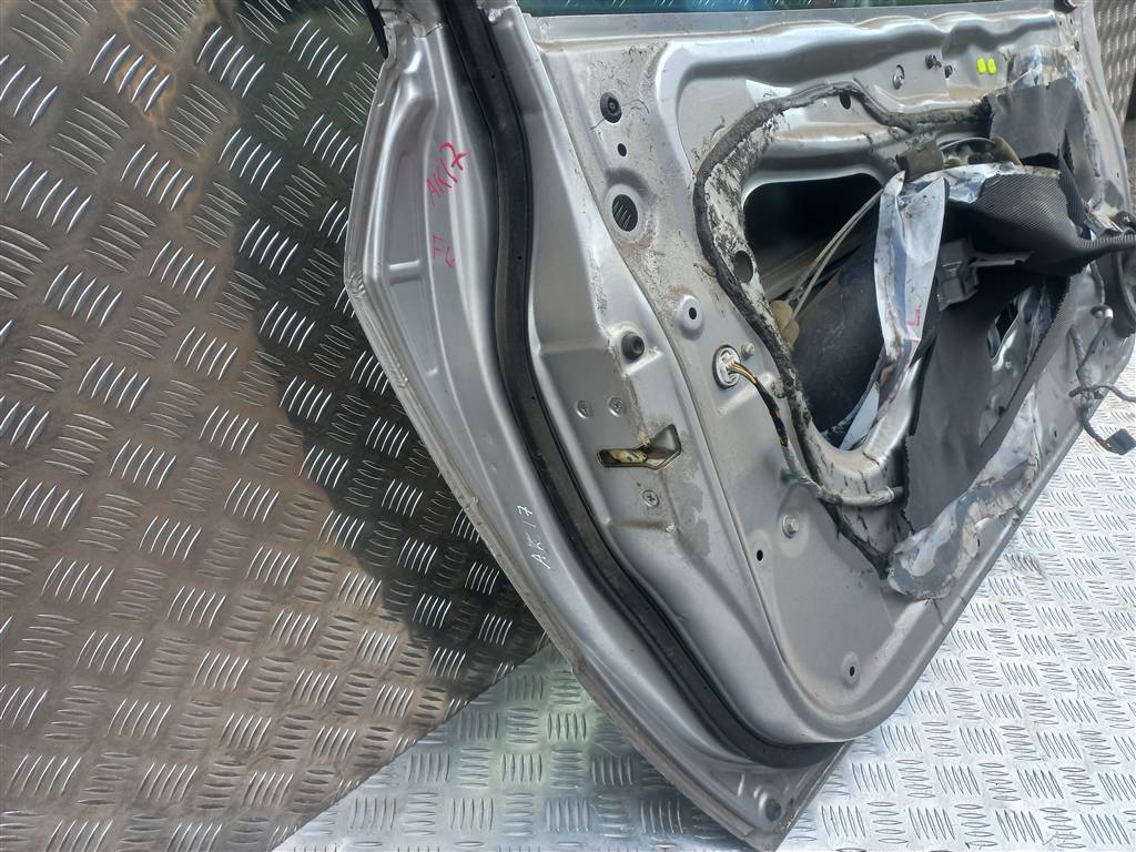 дверь HONDA Civic 1.8 MT (140 л.с.)Civic  VIII (2005—2009) Хетчбэк 67050SMRE00ZZ, 7190 рублей, Москва