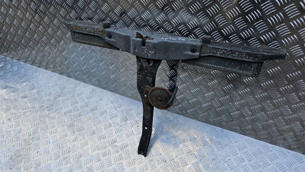 панель (телевизор) Hyundai SANTA FE  64120-26211, 3620 рублей, Москва