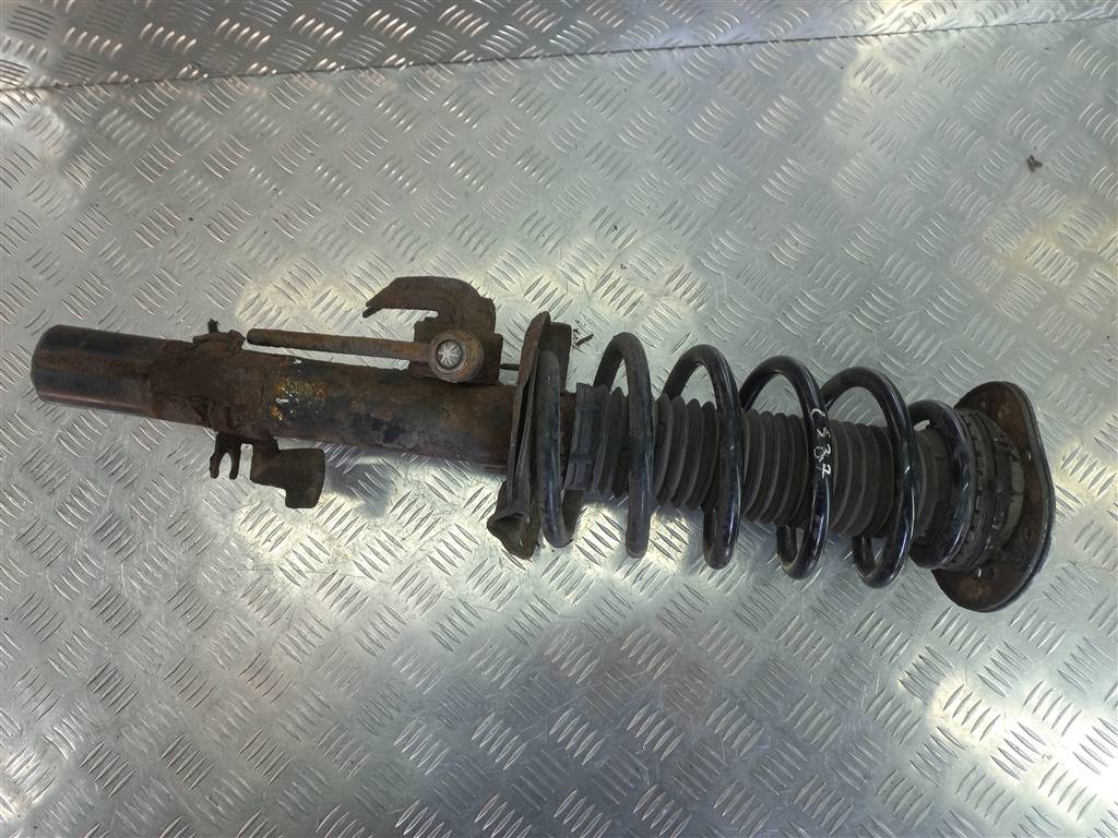 стойка LAND ROVER FREELANDER 2.2 TD MT (150 л.с.)Freelander  II (2006—2010) Внедорожник LR001141, 6150 рублей, Москва