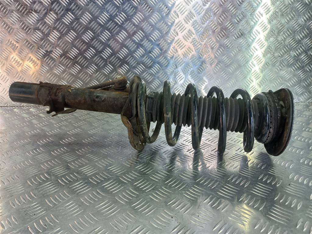 стойка LAND ROVER FREELANDER 2.2 TD MT (150 л.с.)Freelander  II (2006—2010) Внедорожник LR001141, 6150 рублей, Москва