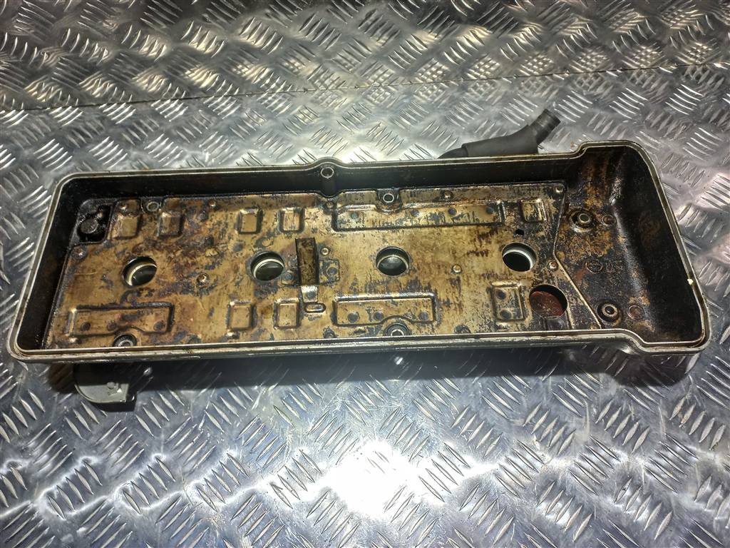 крышка головки блока (клапанная) SUZUKI Grand Vitara 2.0 4WD MT (140 л.с.)Grand Vitara  II (2005—2008) Внедорожник 1117065J01, 5000 рублей, Москва