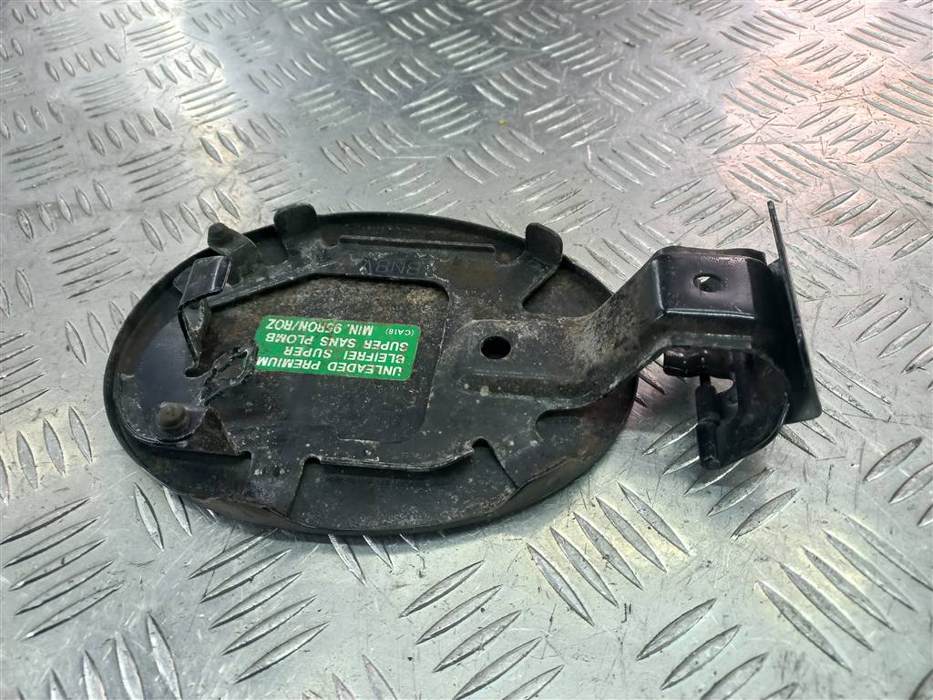 лючок бензобака MAZDA 3 2.0 MT (150 л.с.)3  BK (2003—2006) Седан BN8V42410E, 520 рублей, Москва