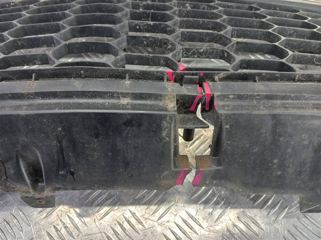 решетка бампера MAZDA 3 2.0 MT (150 л.с.)3  BK (2003—2006) Седан BS4N501T0C, 3620 рублей, Москва