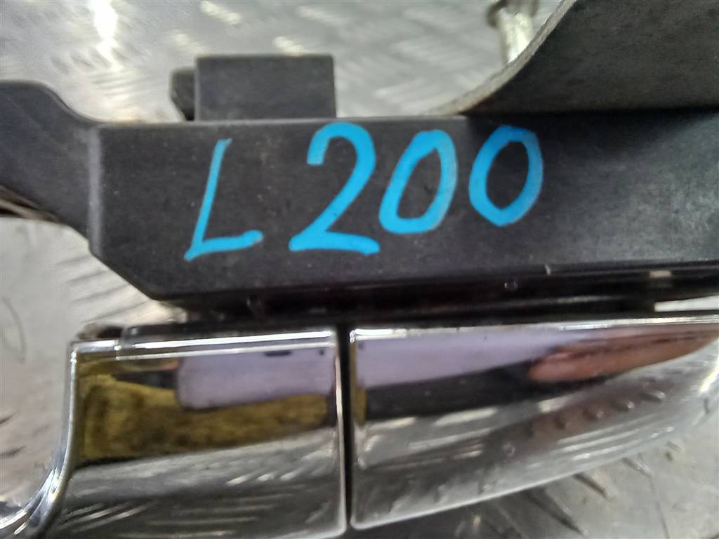 ручка двери внешняя MITSUBISHI L200  2.5 DI-D MT (136 л.с.)L200  IV (2006—2014) Пикап 5716A034, 2130 рублей, Москва