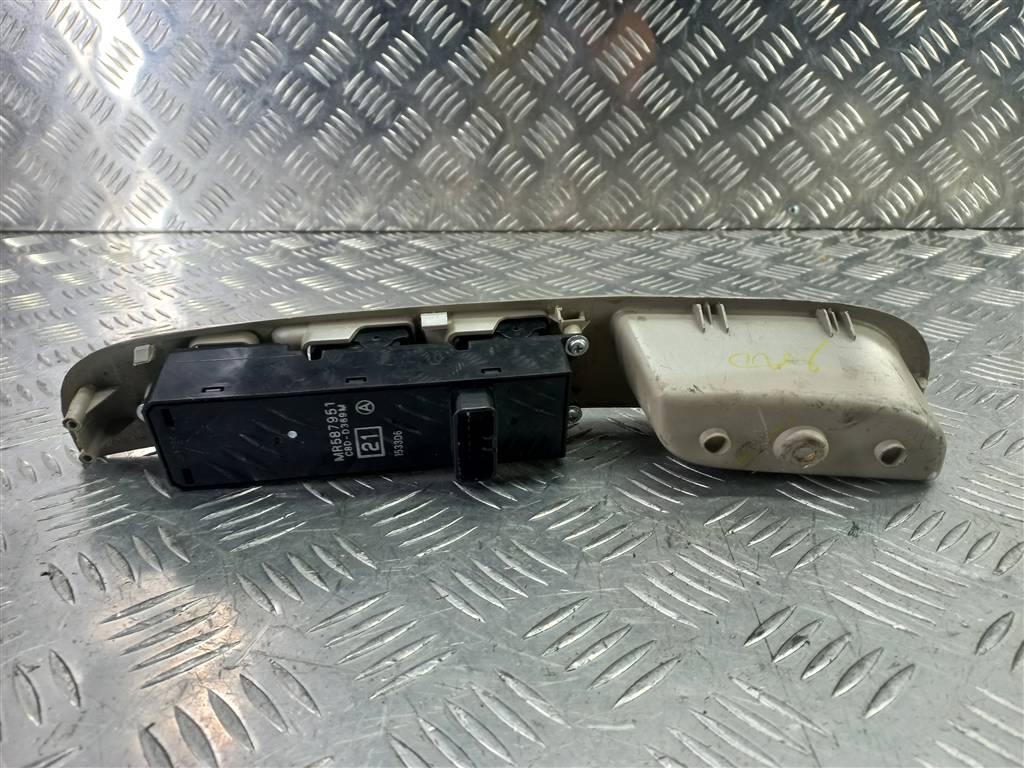 блок управления стеклоподъемниками MITSUBISHI L200  2.5 DI-D MT (136 л.с.)L200  IV (2006—2014) Пикап MR587951, 1090 рублей, Москва