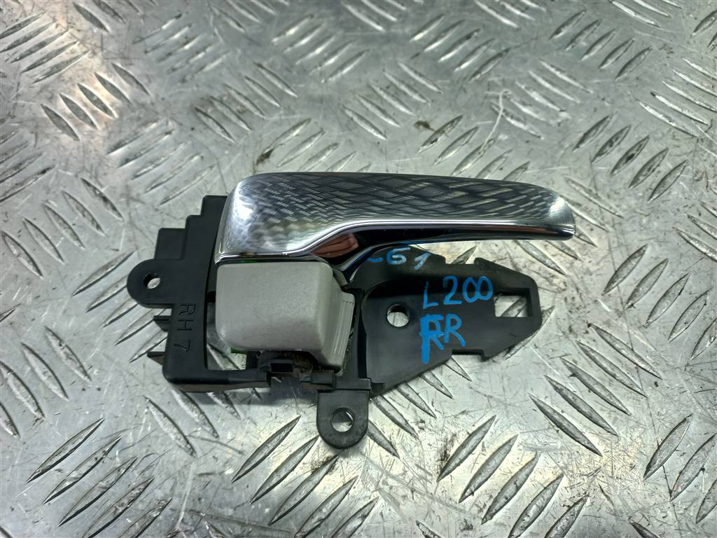 ручка двери внутренняя MITSUBISHI L200  2.5 DI-D MT (136 л.с.)L200  IV (2006—2014) Пикап 5716A578HA, 1320 рублей, Москва