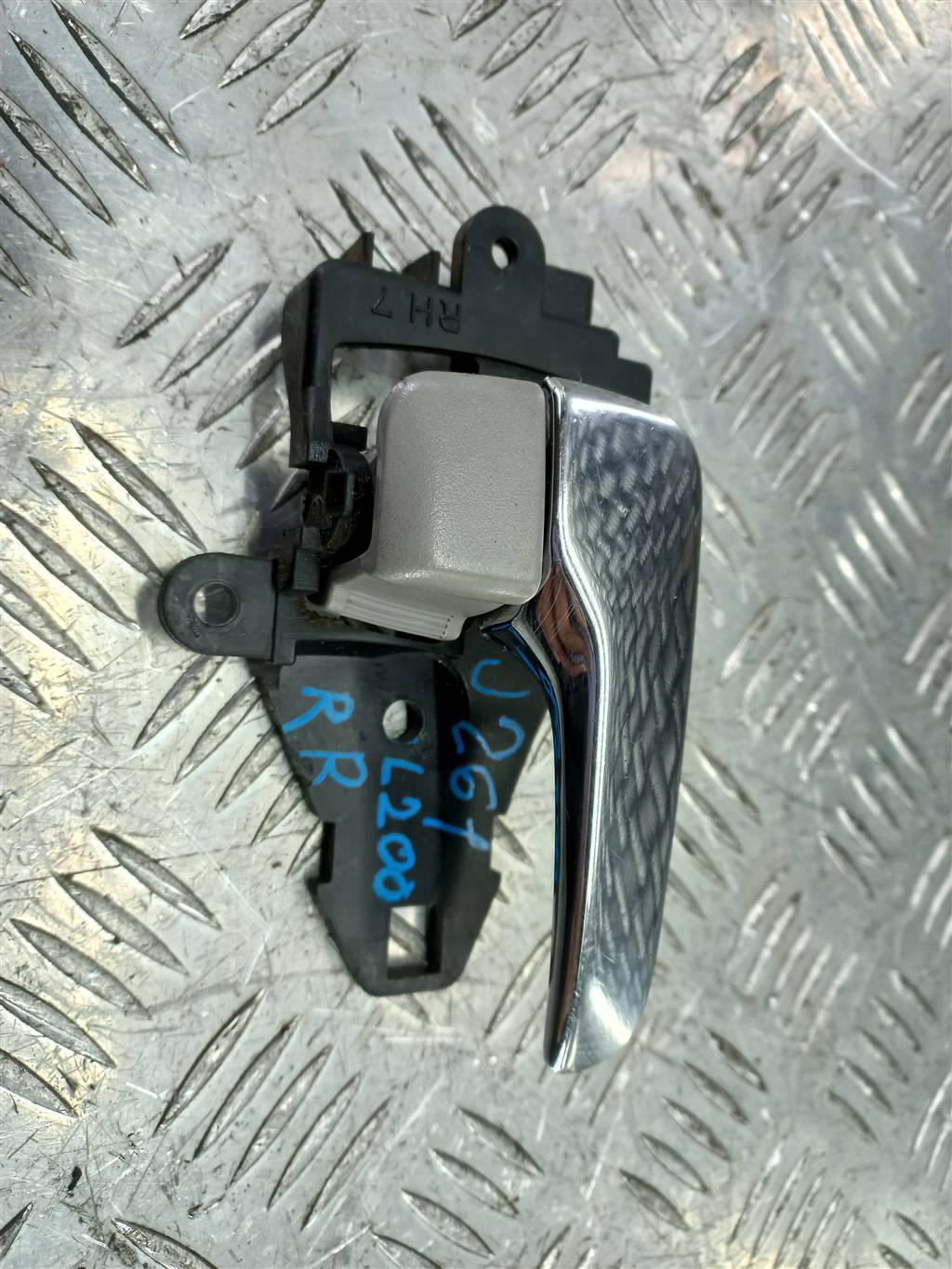 ручка двери внутренняя MITSUBISHI L200  2.5 DI-D MT (136 л.с.)L200  IV (2006—2014) Пикап 5716A578HA, 1320 рублей, Москва