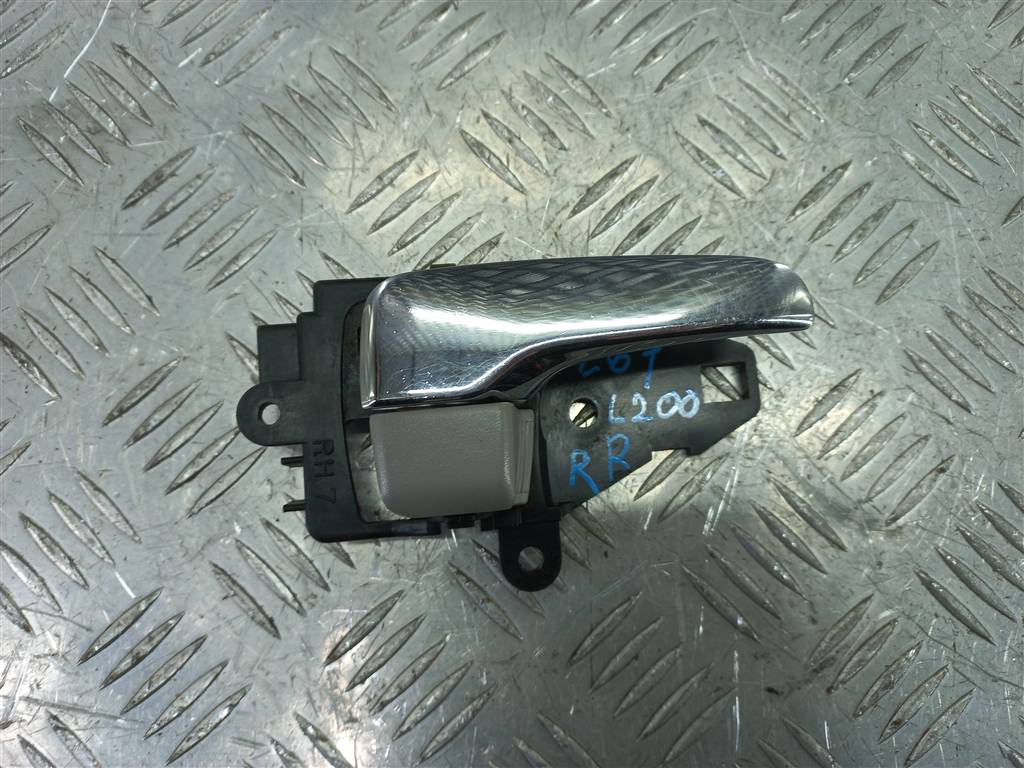 ручка двери внутренняя MITSUBISHI L200  2.5 DI-D MT (136 л.с.)L200  IV (2006—2014) Пикап 5716A578HA, 1320 рублей, Москва