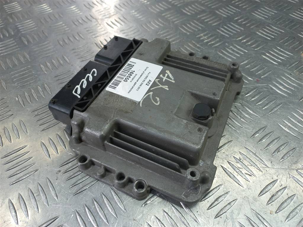 блок управления двигателем Kia Ceed  391032A715, 15350 рублей, Москва