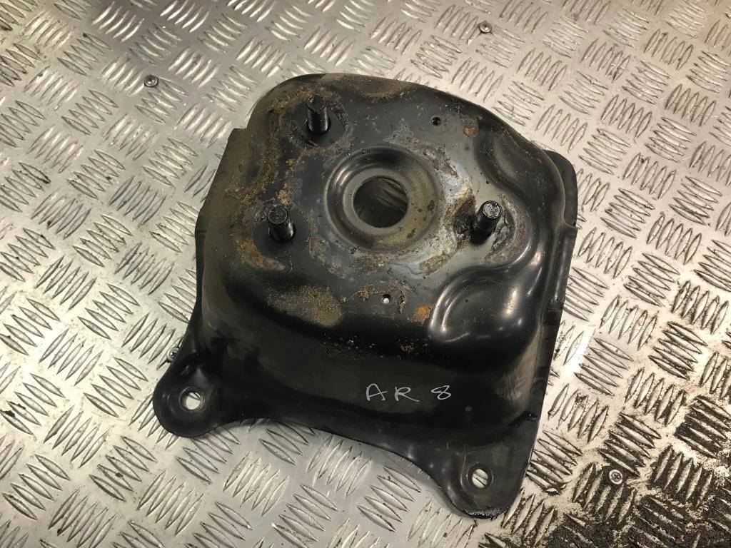 кронштейн запасного колеса SUZUKI Grand Vitara 1.6 4WD MT (106 л.с.)Grand Vitara  II (2005—2008) Внедорожник 8396165J00, 520 рублей, Москва