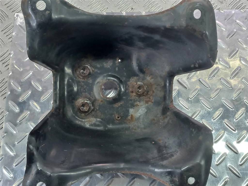 кронштейн запасного колеса SUZUKI Grand Vitara 2.0 4WD MT (140 л.с.)Grand Vitara  II (2005—2008) Внедорожник 83961-65J00, 520 рублей, Москва