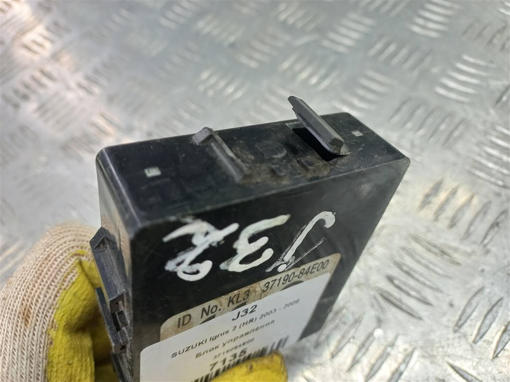 блок управления центральным замком SUZUKI IGNIS 1.5 MT (99 л.с.)Ignis  II (2003—2008) Хетчбэк 3719084E00, 1320 рублей, Москва