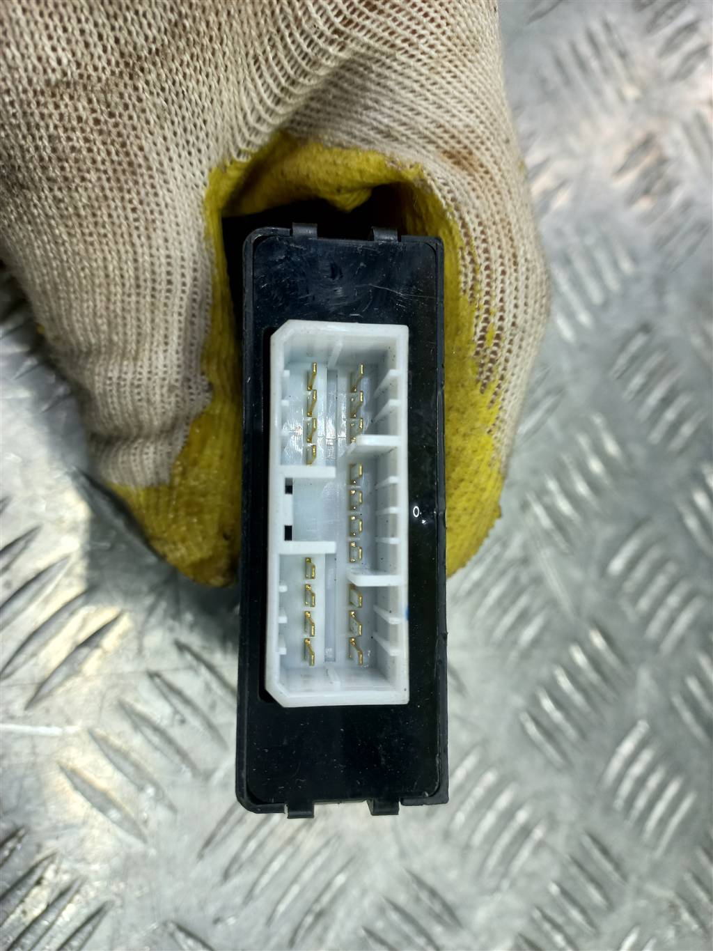 блок управления центральным замком SUZUKI IGNIS 1.5 MT (99 л.с.)Ignis  II (2003—2008) Хетчбэк 3719084E00, 1320 рублей, Москва