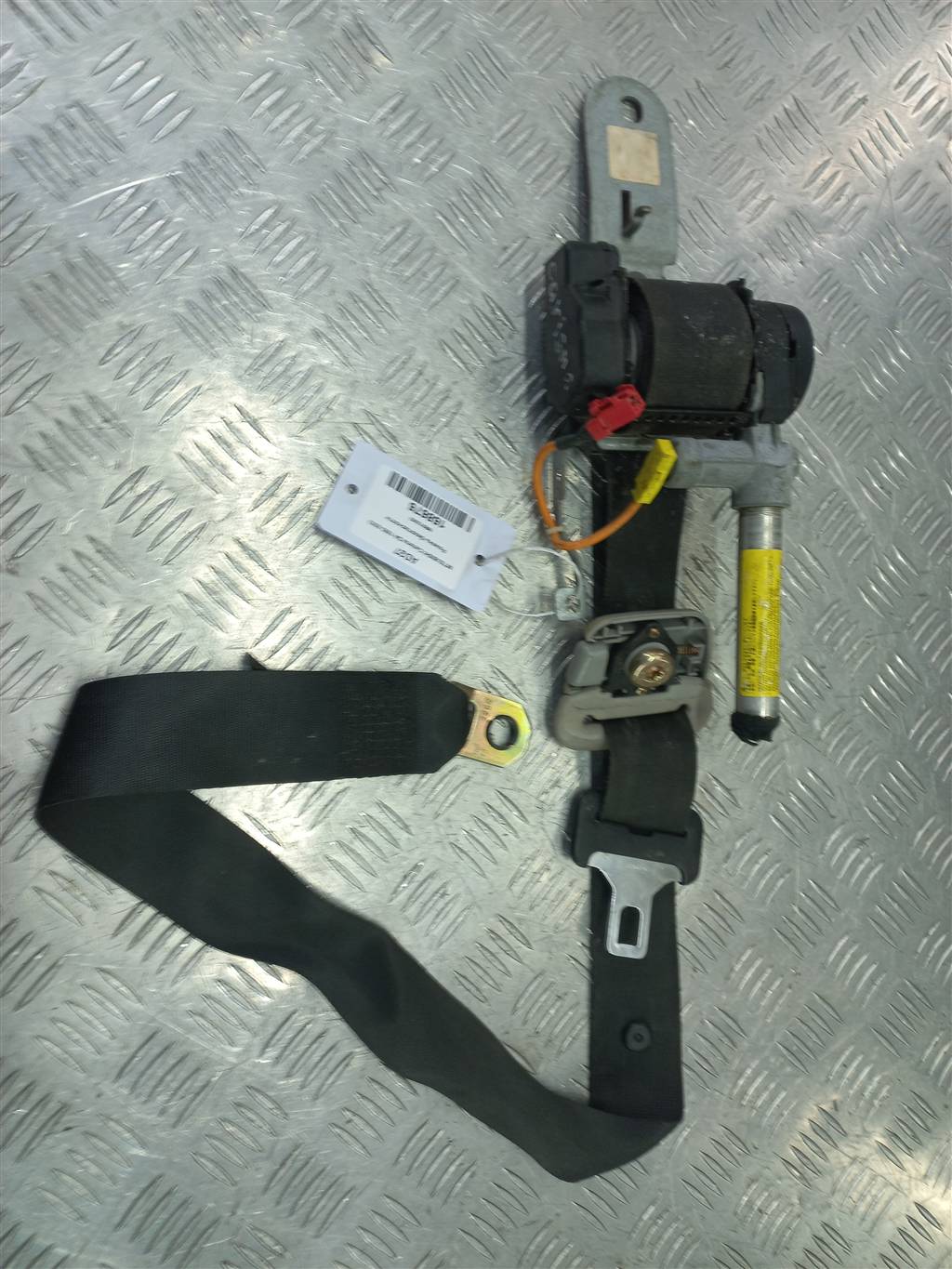 ремень безопасности MITSUBISHI CARISMA  MR915562, 980 рублей, Москва