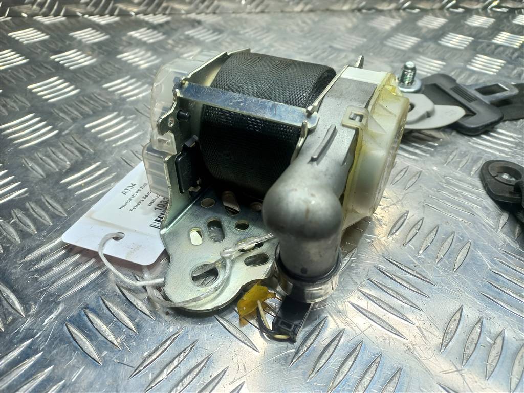 ремень безопасности Hyundai I20 1.3 MT (78 л.с.)i20  I (2008—2012) Хетчбэк 888801J200OM, 2700 рублей, Москва