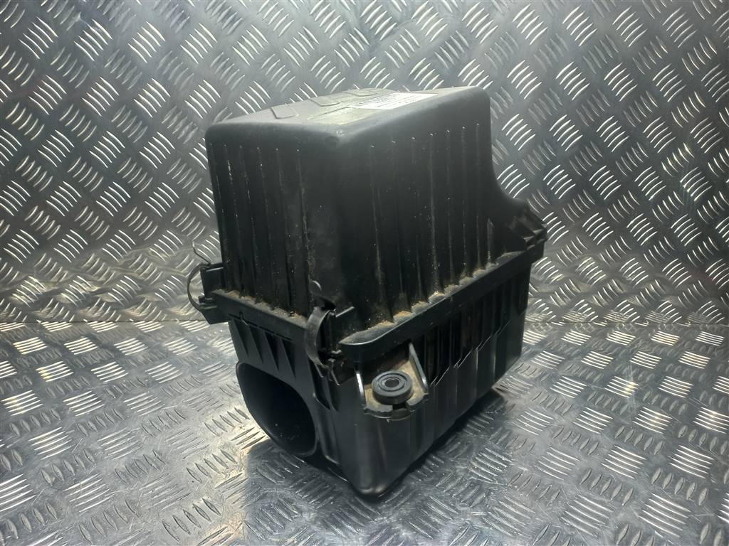 корпус воздушного фильтра Hyundai SANTA FE  281102B000, 3850 рублей, Москва