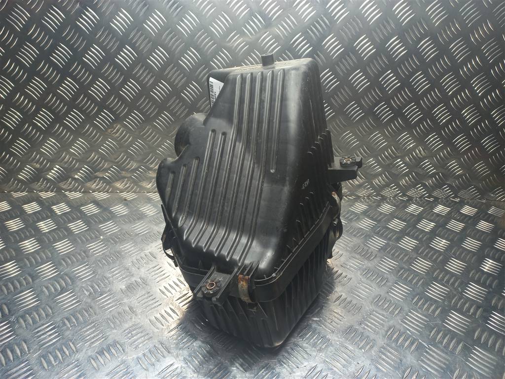 корпус воздушного фильтра SUZUKI Grand Vitara 2.0 4WD MT (140 л.с.)Grand Vitara  II (2005—2008) Внедорожник 1370065J00, 3510 рублей, Москва