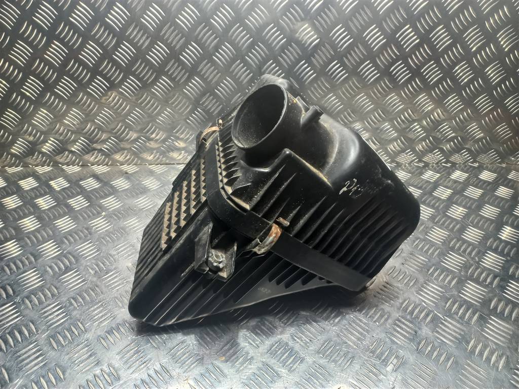 корпус воздушного фильтра SUZUKI Grand Vitara 2.0 4WD MT (140 л.с.)Grand Vitara  II (2005—2008) Внедорожник 1370065J00, 3510 рублей, Москва