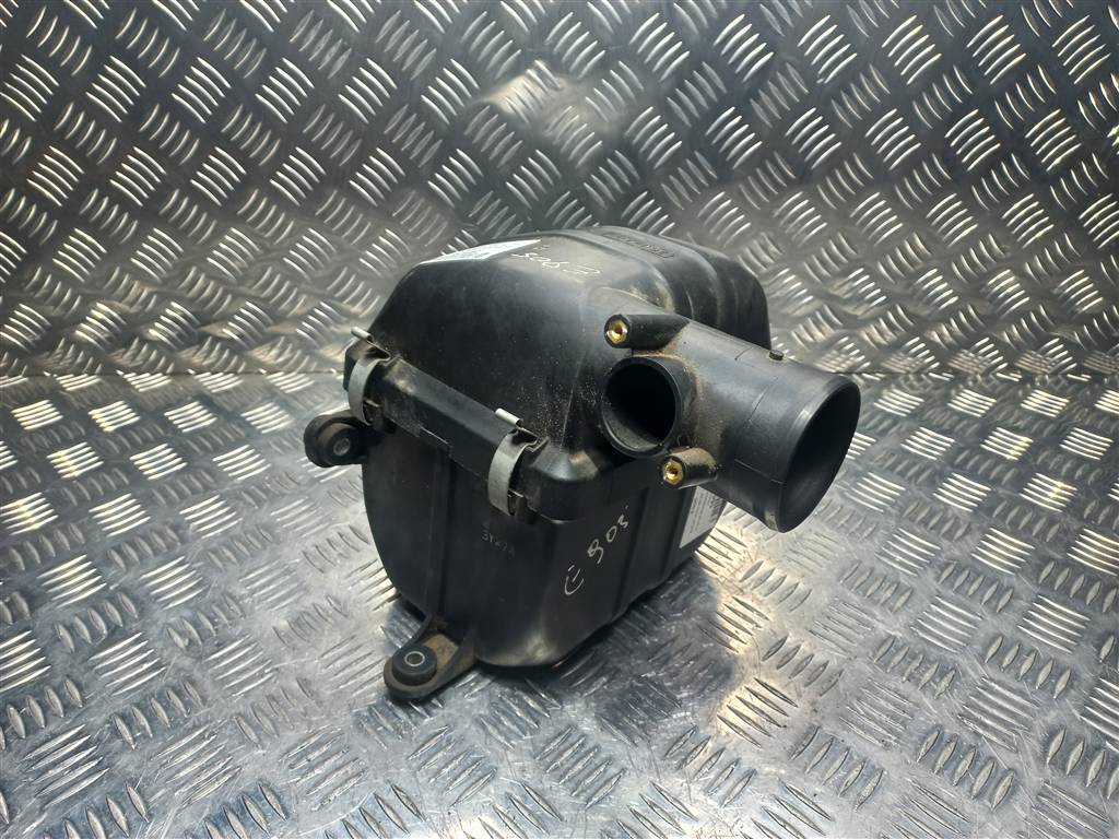 корпус воздушного фильтра SUZUKI JIMNY 1.3 4WD MT (86 л.с.)Jimny  III рестайлинг (2005—2012) Внедорожник 1370076J00, 3740 рублей, Москва