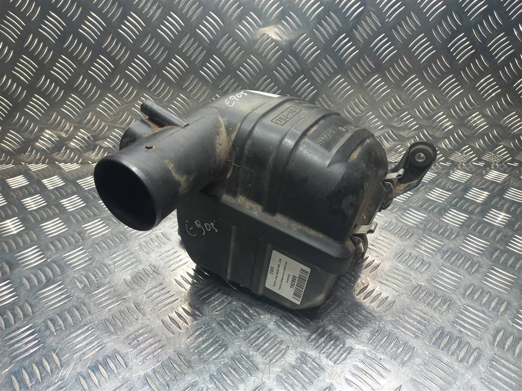 корпус воздушного фильтра SUZUKI JIMNY 1.3 4WD MT (86 л.с.)Jimny  III рестайлинг (2005—2012) Внедорожник 1370076J00, 3740 рублей, Москва