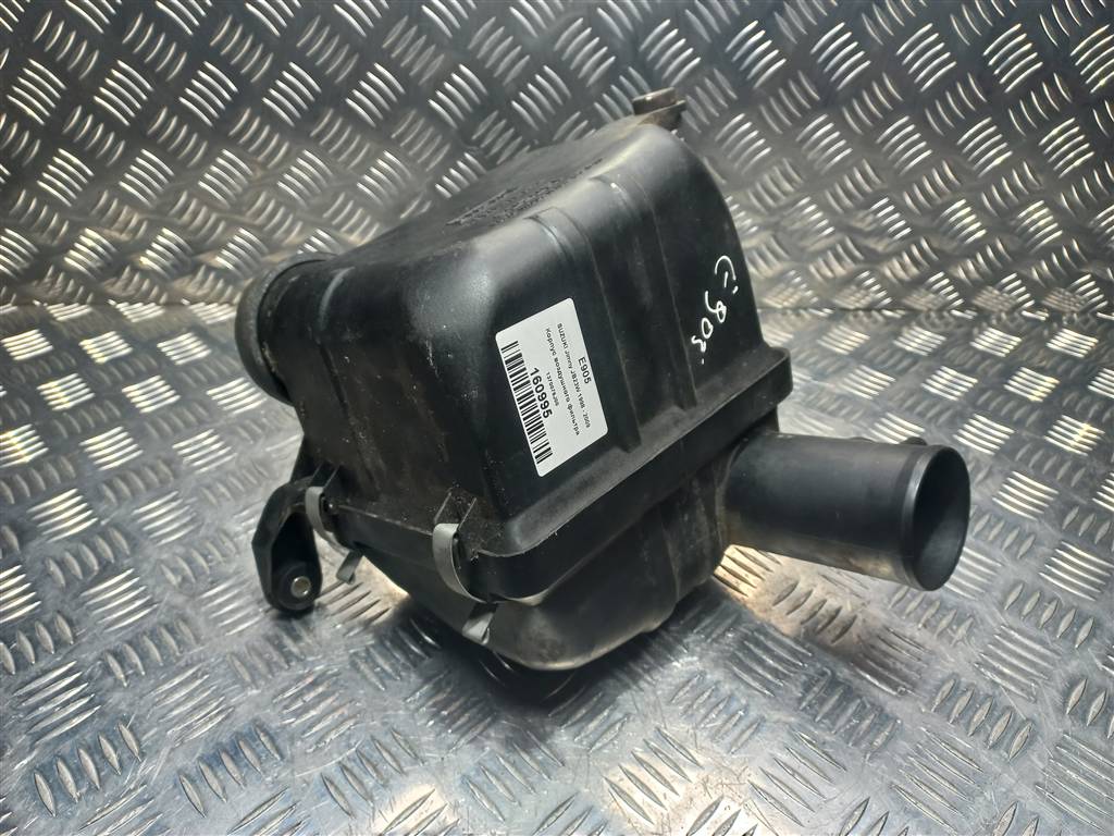 корпус воздушного фильтра SUZUKI JIMNY 1.3 4WD MT (86 л.с.)Jimny  III рестайлинг (2005—2012) Внедорожник 1370076J00, 3740 рублей, Москва