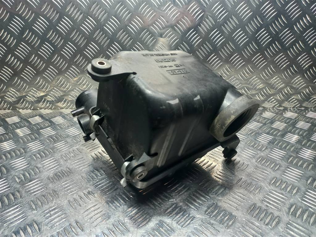 корпус воздушного фильтра SUZUKI JIMNY 1.3 4WD MT (86 л.с.)Jimny  III рестайлинг (2005—2012) Внедорожник 1370076J00, 3740 рублей, Москва