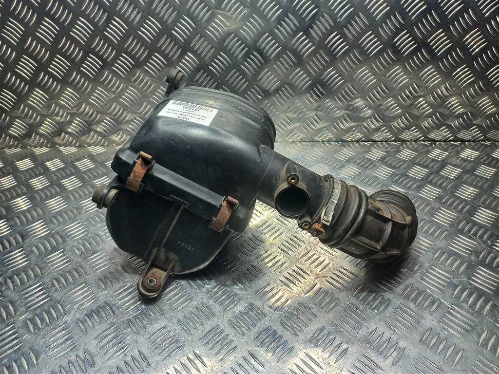 корпус воздушного фильтра SUZUKI JIMNY  1370076J00, 3740 рублей, Москва