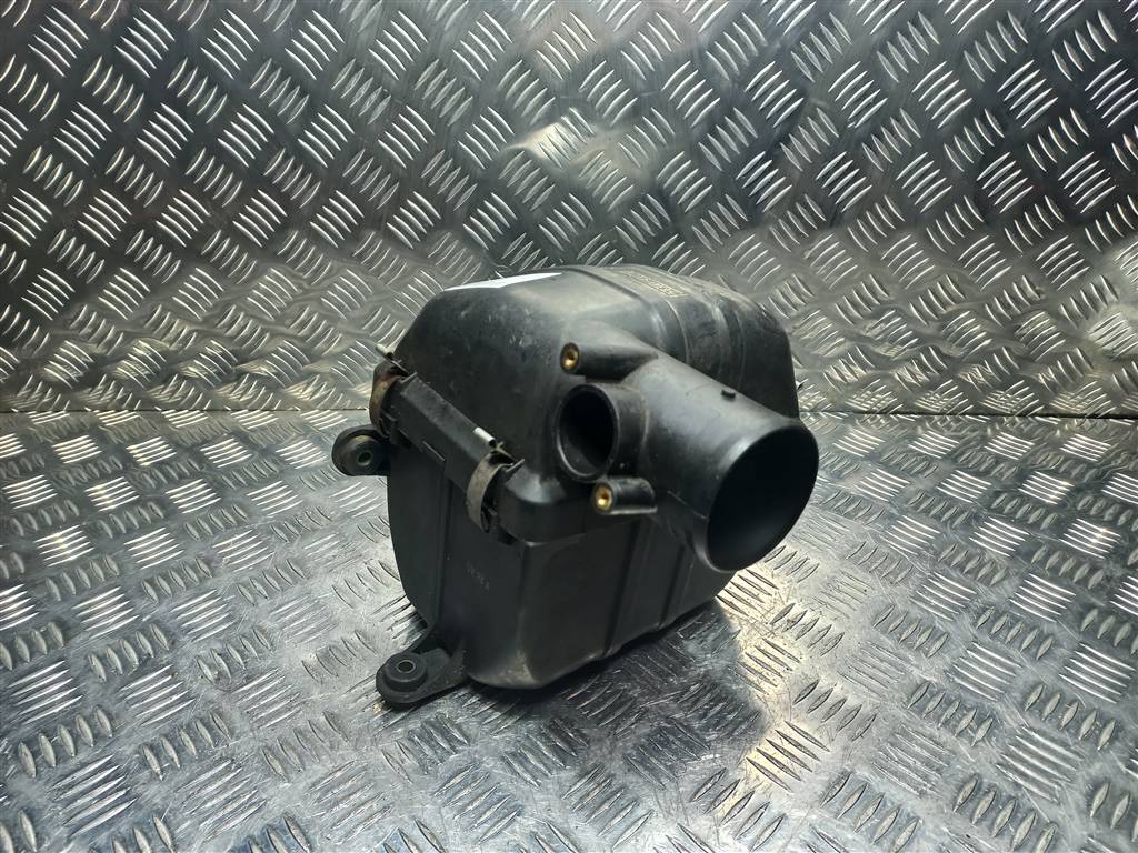 корпус воздушного фильтра SUZUKI JIMNY 1.3 4WD MT (86 л.с.)Jimny  III рестайлинг (2005—2012) Внедорожник 1370076J00, 3740 рублей, Москва