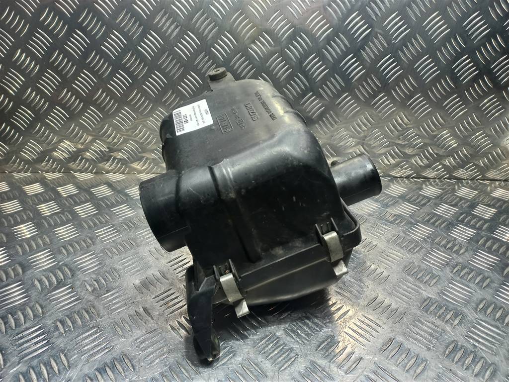 корпус воздушного фильтра SUZUKI JIMNY 1.3 4WD MT (86 л.с.)Jimny  III рестайлинг (2005—2012) Внедорожник 1370076J00, 3740 рублей, Москва