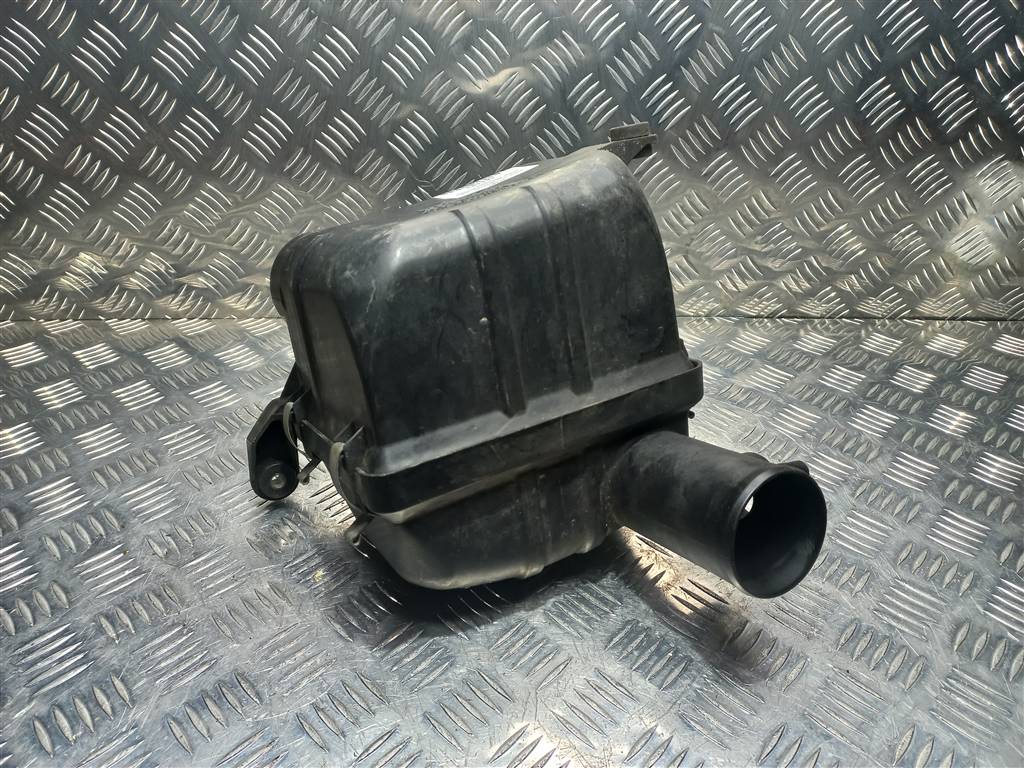 корпус воздушного фильтра SUZUKI JIMNY 1.3 4WD MT (86 л.с.)Jimny  III рестайлинг (2005—2012) Внедорожник 1370076J00, 3740 рублей, Москва