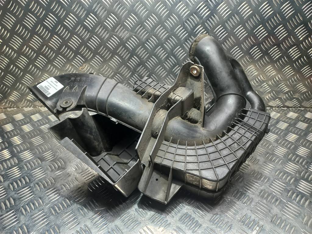 резонатор воздушного фильтра MAZDA 3  LF5013201B, 2700 рублей, Москва