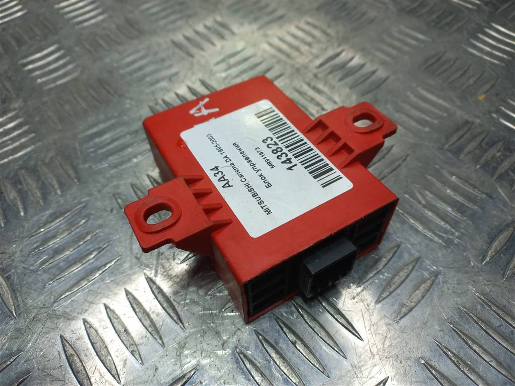 блок управления MITSUBISHI CARISMA  MR911673, 630 рублей, Москва