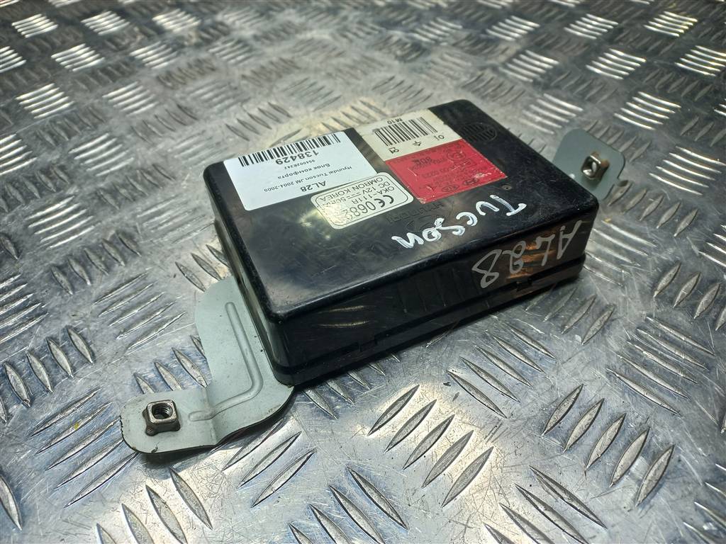 блок комфорта Hyundai TUCSON 2.0 CRDi AT (112 л.с.)Tucson  I (2004—2011) Внедорожник 954002E242, 980 рублей, Москва