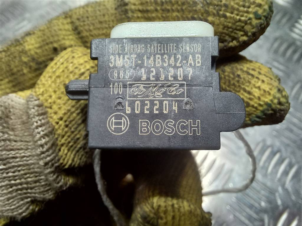 датчик удара (air bag) LAND ROVER FREELANDER 2.2 TD MT (150 л.с.)Freelander  II (2006—2010) Внедорожник YDB500400, 520 рублей, Москва