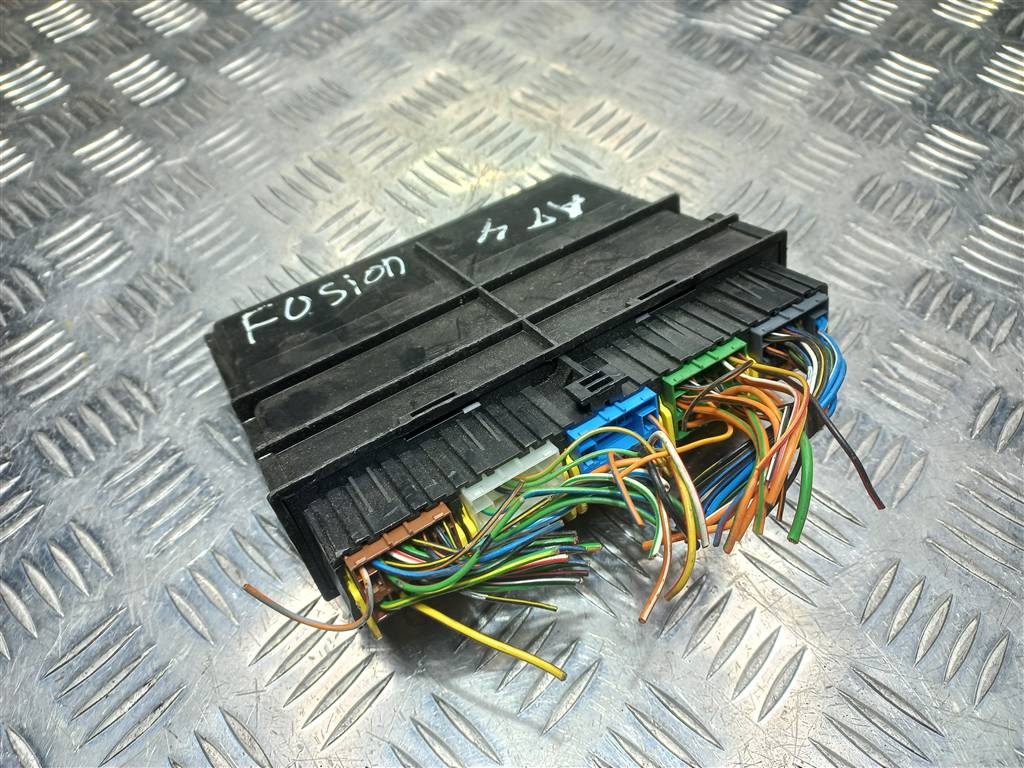 блок комфорта FORD Fusion 1.6 AT (101 л.с.)Fusion  I рестайлинг (2005—2012) Хетчбэк 1679047, 1210 рублей, Москва