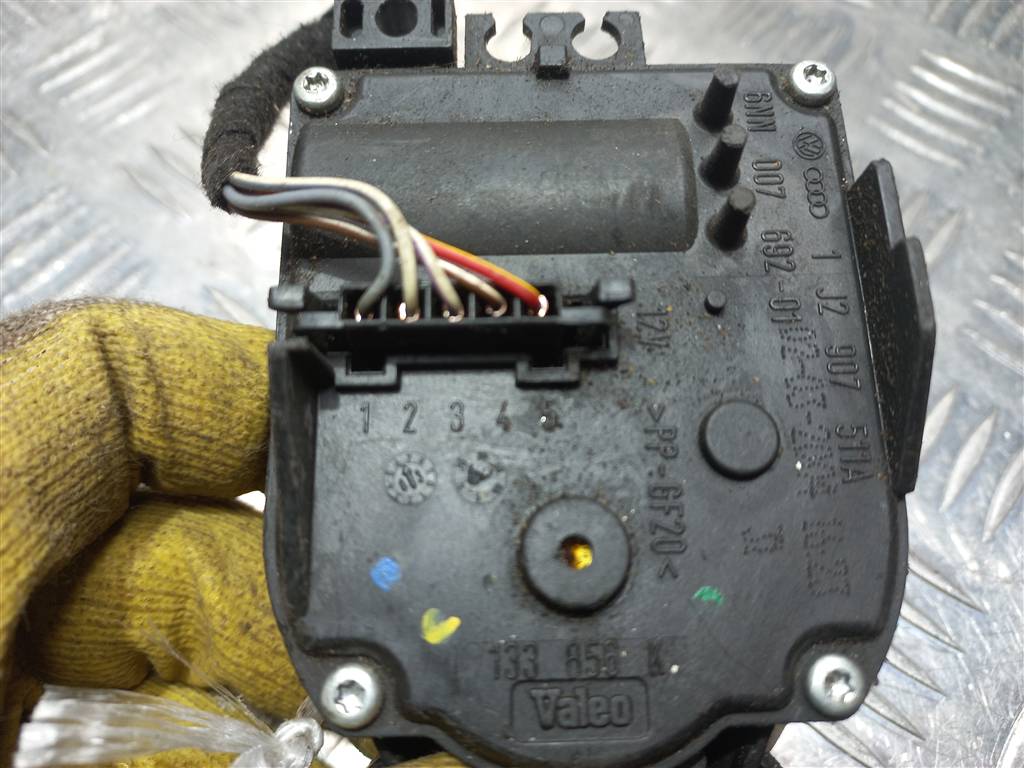 моторчик заслонки отопителя Volkswagen   1J2907511A, 980 рублей, Москва