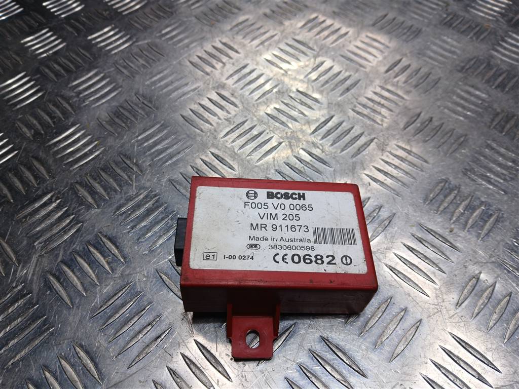 блок управления MITSUBISHI CARISMA  MR911673, 630 рублей, Москва