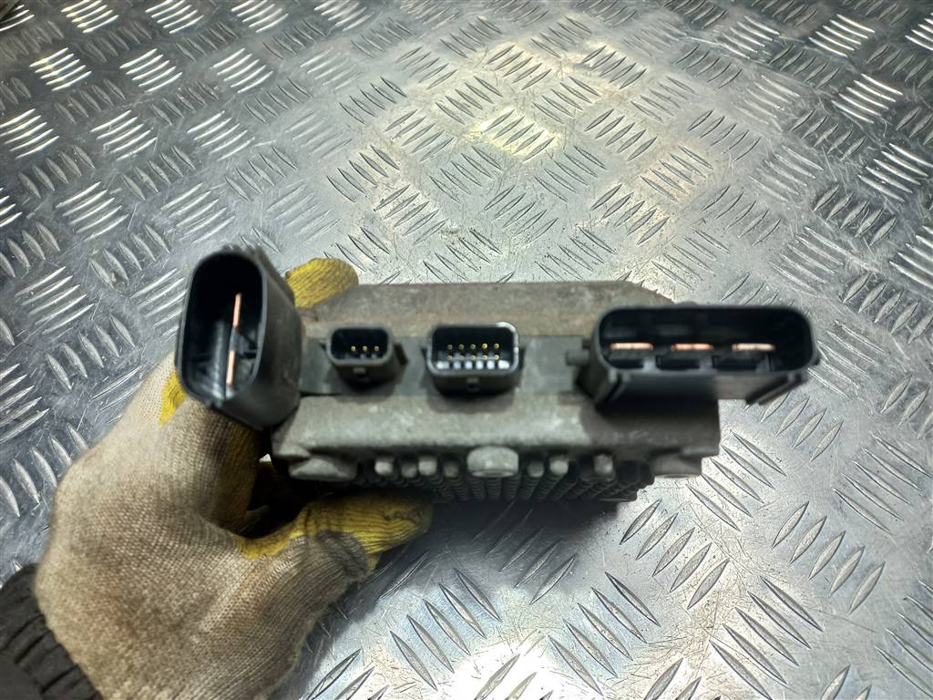 блок управления MAZDA 6  GS1D67880D, 1550 рублей, Москва