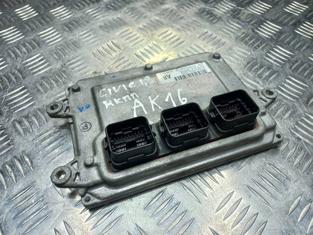 блок управления двигателем HONDA Civic 1.8 MT (140 л.с.)Civic  VIII (2005—2009) Хетчбэк 37820RSAG33, 1550 рублей, Москва